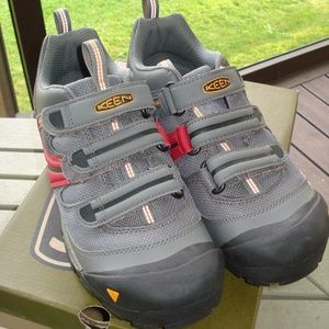 Keen Springwater II.... Bicycling shoes Size 11.5M